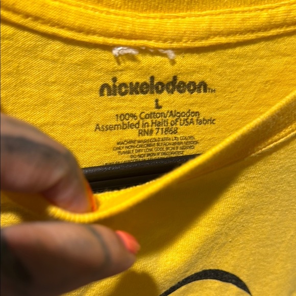 Nickelodeon Yellow and Black SpongeBob Tee in guc Sz.L - Picture 4 of 9